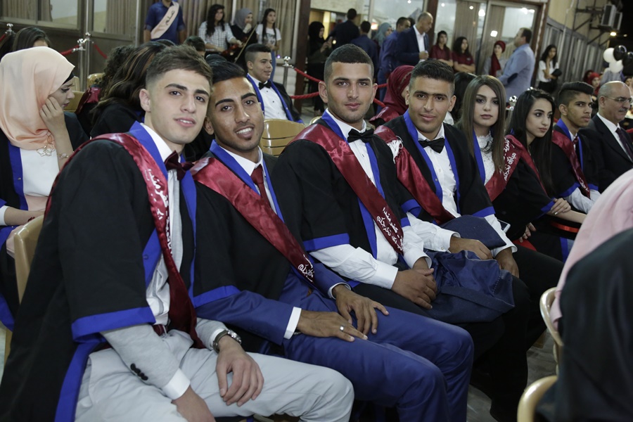 مدرسة آفاق الثانويّة في كفر مندا تخرّج فوجها الأوّل