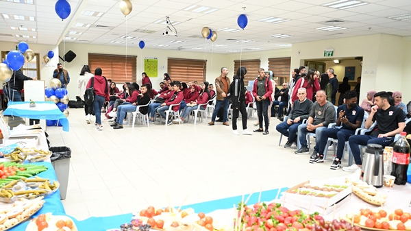 افتتاح مشروع تحديات في مدرسة افاق الثانوية كفرمندا