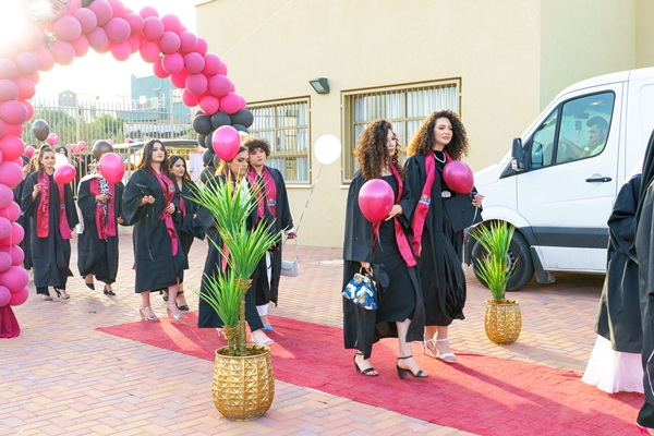مدرسة آفاق الثانويّة في كفر مندا تخرّج فوجها السادس 